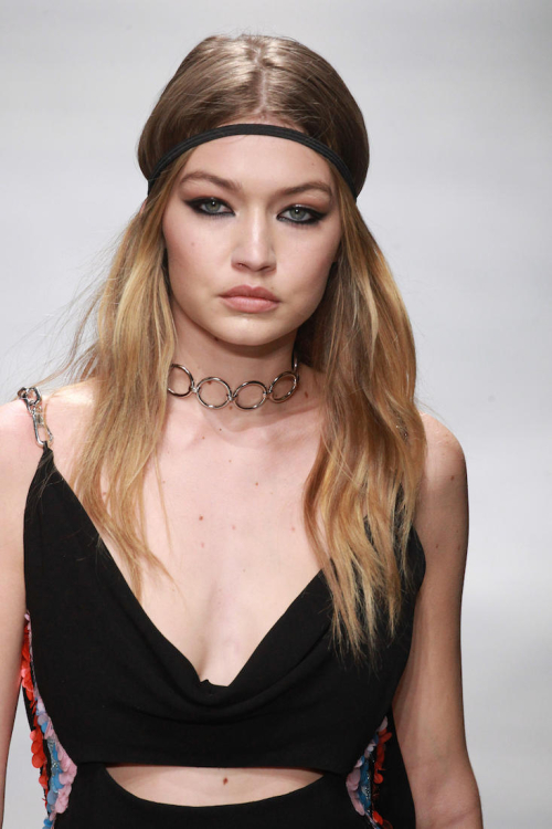 Gigi Hadid tregon vetëm "majën e ajzbergut"