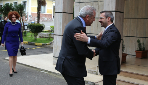 Avramopulos: Shqipëria e përgatitur për të pritur emigrantë