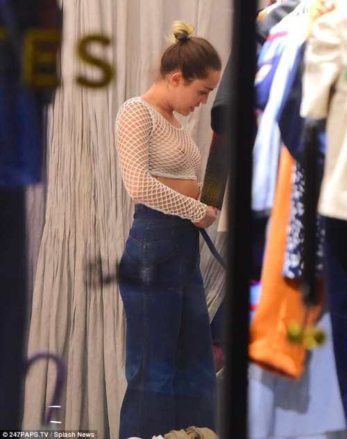 Ja si ka shkuar per shoping Miley Cyrus