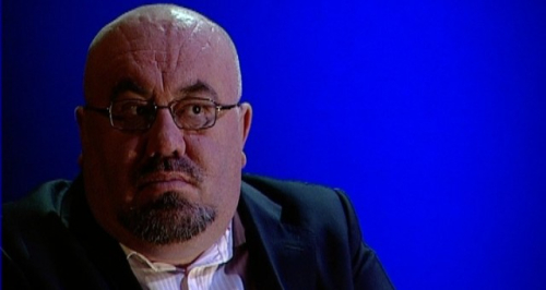 Thirrje për gijotinë për politikanët në sheshin “Skënderbej”