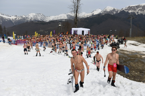 Ski në bikini - festivali BoogelWoogel