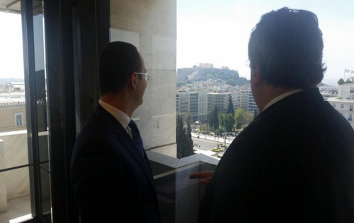 Luftë nervash mes Tiranës e Athinës, Kathimerini: Jemi në pikën zero