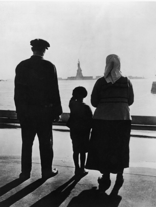 Kur emigronin europianët. Një libër për ikjen e 55 milionë njerëzve