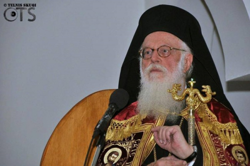 Mesazhi i Kryepeshkopit për Pashkët: Po sundon padrejtësia dhe urrejtja, duhet të dalim nga ky dëshpërim