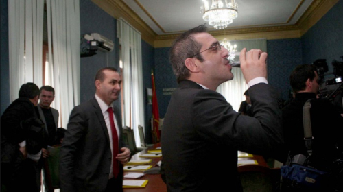Një telefonatë me Shullazin