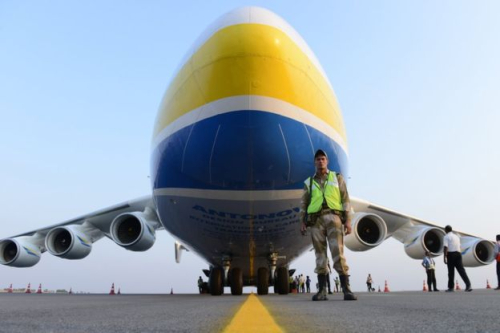 Antonov An-225 Mriya, avioni më i madh në botë, ka ndaluar në Australi