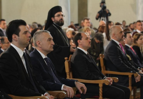 Patriotët e politikës shmangin takimin me Janullatos