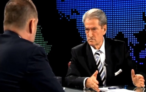 Berisha vazhdon akuzat: Ardian Çipa, ushtar i Emiljano Shullazit. Edi Rama i dërgoi një njeri në Holandë Arben Frrokut
