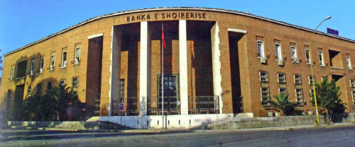 Banka e Shqipërisë kujtohet më në fund për të kontrolluar bankat private