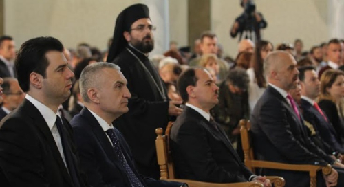 Edhe komunitetet fetare luten për konsensus. Paqja e Zotit qoftë me ju!