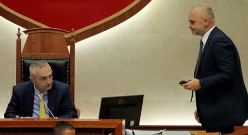 Kryeministri hije dhe koalicioni në duart e Çezarit