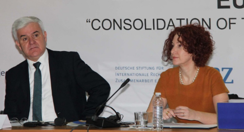 Shfaqen ndërkombëtarët, jo sipas variantit të Fatmir Xhafës