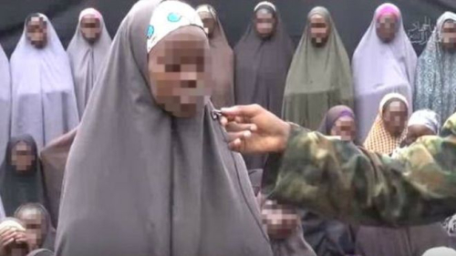 Nigeri/Boko Haram publikon video me vajzat e marra peng në qytetin Chibok