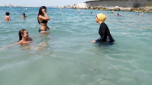 Komisari i Lartë i OKB-së për të drejtat e njeriut: Burkini, e drejtë e femrave. Ndalimi është diskriminim