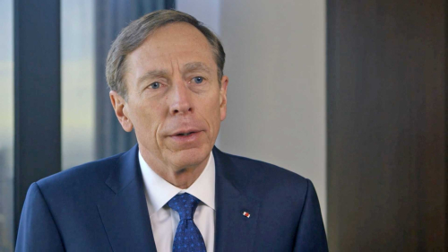 Ish-drejtori i CIA-s në administratën Obama, David Petraeus, mund të jetë sekretar për Veteranët në presidencën Trump