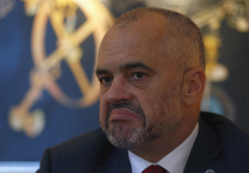 Po Edi Rama kur do të kërkojë falje për fyerjet në bllok që i bën medias? Apo kur do flasë me fakte siç pretendon vetë përditë?