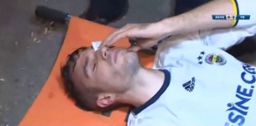 Robie Van Persie mund të humbasë shikimin pas një incidenti në ndeshjen Fenerbahce - Akhisar