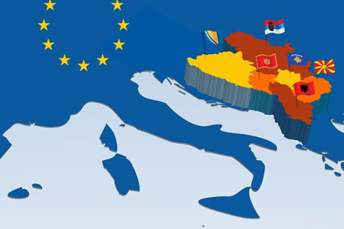 Ballkani Perëndimor: “Predikojnë pafundësisht Europën dhe demokracinë, po ndërtojnë qeverisje autoritariste”