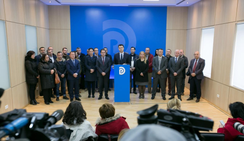 Basha kërkon shkarkimin e Dakos, PD e kallezon në Prokurori