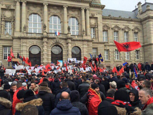 Protesta në Francë për lirimin e Haradinajt