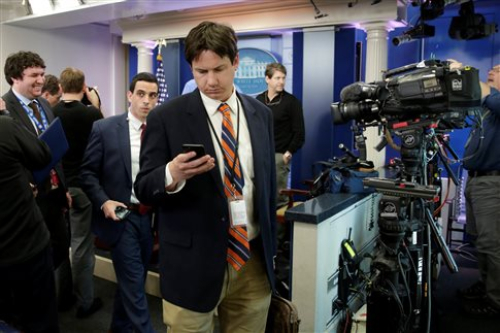 Trump nuk lejon disa media në konferencën për shtyp
