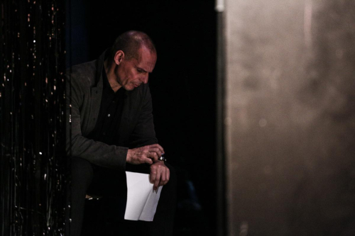 Varoufakis: Tsipras, modeli i kryeministrit që “Jo-në” e ktheu në “Po”