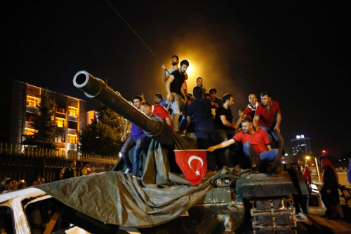 Grushti i shtetit në Turqi, një pretekst i mirëpritur. Lëvizja Gulen nuk është eskremiste, e as terroriste
