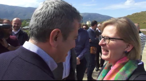 Biznes me qeverinë, politikë me opozitën