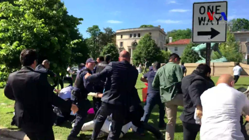 ISIS = Turqi. Protesta e kurdëve tërbon truprojat e Erdogan