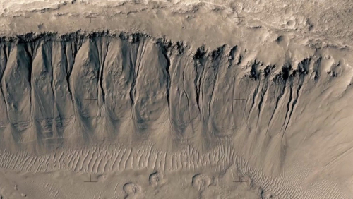 Fluturim mbi Marsin e vërtetë – në planetin e shkretuar