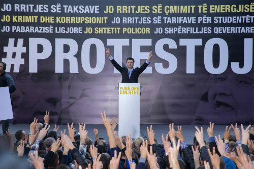 Rehatia apo Demokracia, kush kërcënohet nga protesta e PD-së?