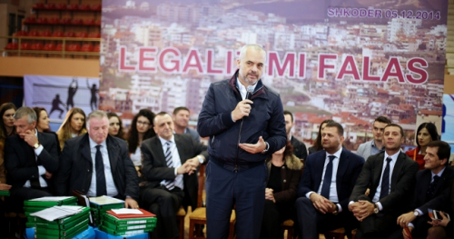 Kryeministri u mburr me legalizimet dhe akuzoi hipotekat. “Shekulli”: Kanë marrë leje legalizimi vetëm 40% e objekteve