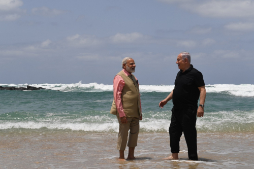 Kryeministri indian Narendra Modi dhe ai izraelit Netanyahu, freskohen në ujërat e Mesdheut