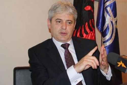 Ahmeti i “premton” Greqisë: Çështja e emrit dhe anëtarësimi në NATO si FYROM, prioritete të Shkupit