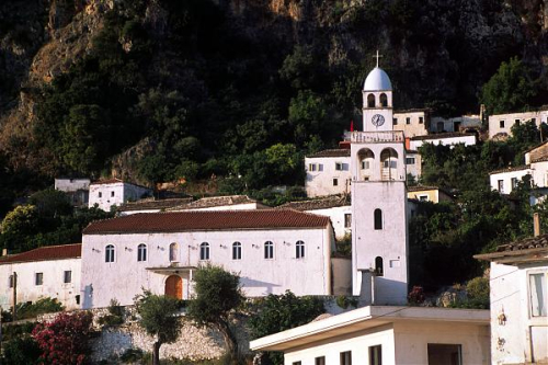 Ministria e Kulturës pranon prezencën e minoritetit kombëtar grek në Dhërmi