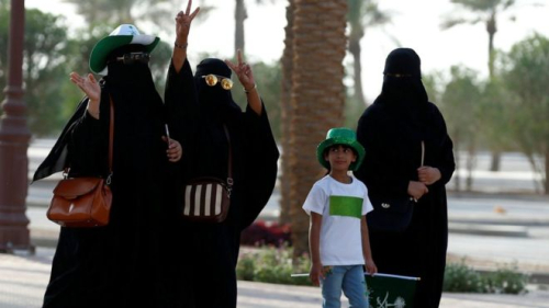 Arabia Saudite/Mbreti Selman dekreton të drejtën e femrave për të drejtuar makinën