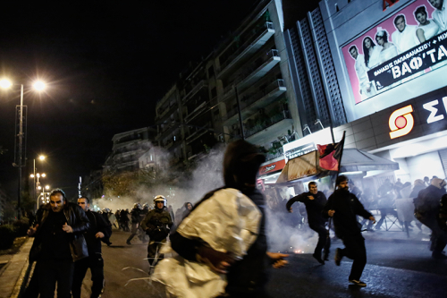 Protesta të dhunshme në Greqi në kujtim të 17 nëntorit