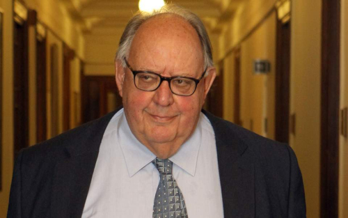 Pangalos rihap debatin për suliotët