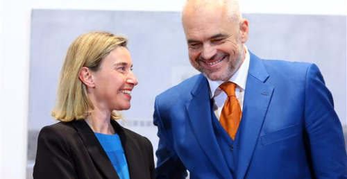 Rama gradohet “armik” i korrupsionit
