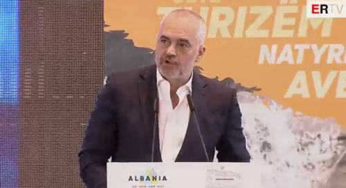 Nuk e bojkotojnë, e fishkëllejnë(video)