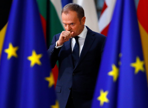 Tusk paralajmëron: Polonia kërkon të braktisë BE-në