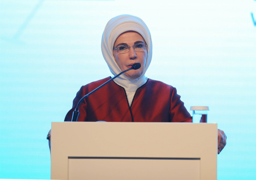 Bashkëshortja e Erdogan: Pas ndërhyrjes turke në Afrin, mund të rikthehen në Siri 500 mijë njerëz