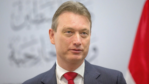 Ministri i Jashtëm hollandez jep dorëheqjen sepse gënjeu një herë