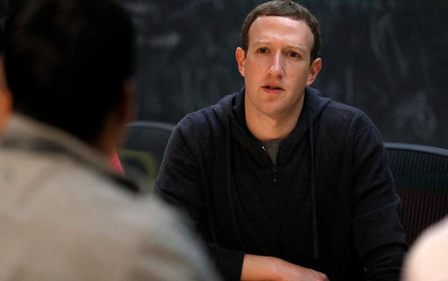 Gabime dhe gënjeshtra, Zuckerberg detyrohet t’i pranojë