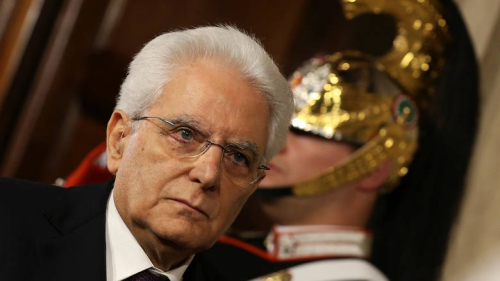 Italia zhytet në kaos politik