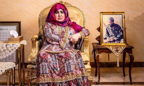 Nëna e Bin Laden thyen heshtjen