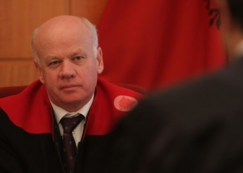 Ndërkombëtarët kërkojnë verifikime të reja për kreun e Gjykatës së Lartë, Xhezair Zaganjori