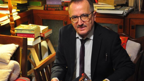 Arkitektët e oborrit dhe kryeministri i një pjese të Shqipërisë
