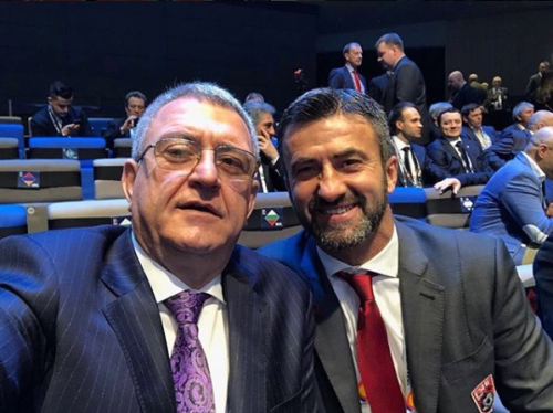 Mbron Panuçin për të mbrojtur veten