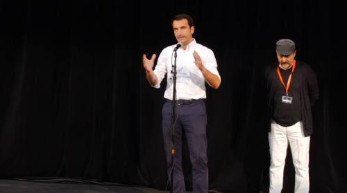 Llaç dhe beton për të frymëzuar popullin